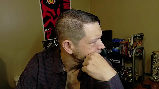 Snapshot of MasterForgedRayy chatting on February 4, 10:54 am MasterForgedRayy online show from February 4, 10:54 am