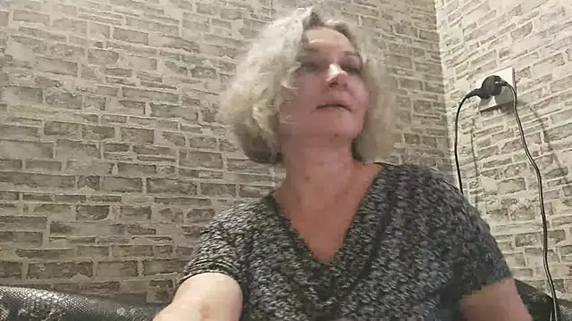 EdithManning online show from January 17, 12:31 pm