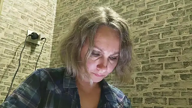 EdithManning online show from January 18, 2:23 pm