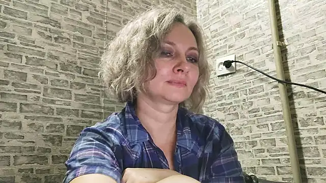 EdithManning online show from January 25, 2:47 pm