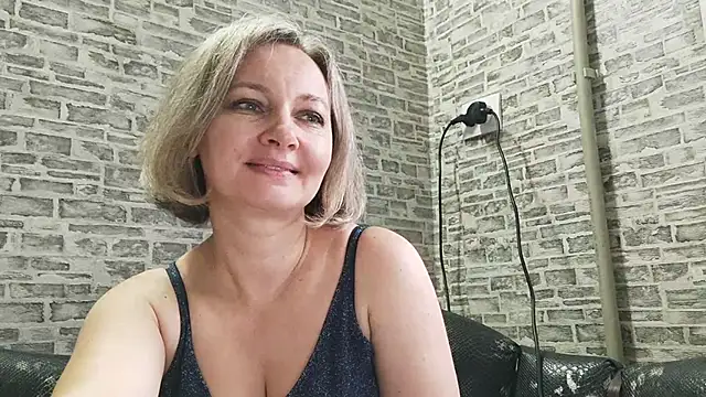 EdithManning online show from January 28, 11:17 am