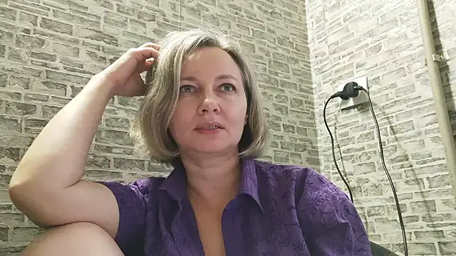 EdithManning online show from February 1, 1:51 pm