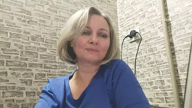 EdithManning online show from February 11, 6:33 pm