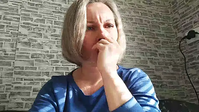 EdithManning online show from February 26, 7:31 am