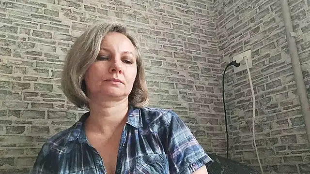 EdithManning online show from March 21, 8:06 am