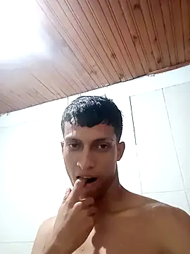 Snapshot of wolf_james123 chatting on December 26, 4:10 am wolf james123 online show from December 26, 4:10 am