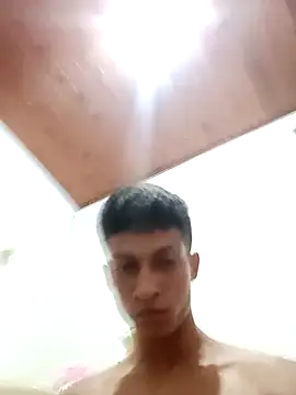 Snapshot of wolf_james123 chatting on December 29, 4:19 pm wolf james123 online show from December 29, 4:19 pm