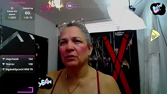 Snapshot of miisevvie_ chatting on February 9, 10:21 pm miisevvie online show from February 9, 10:21 pm