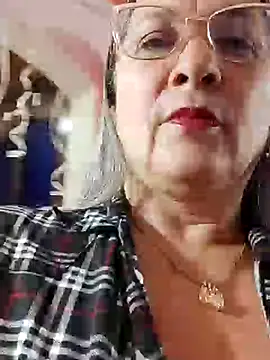 Snapshot of miisevvie_ chatting on February 17, 2:31 am miisevvie online show from February 17, 2:31 am