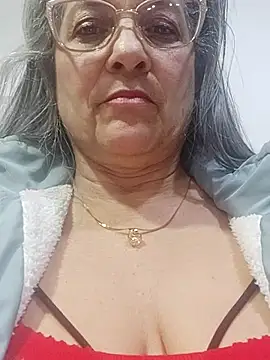 Snapshot of miisevvie_ chatting on March 4, 8:13 am miisevvie online show from March 4, 8:13 am