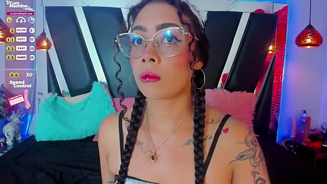 antonelllepiercee online show from February 16, 10:43 am