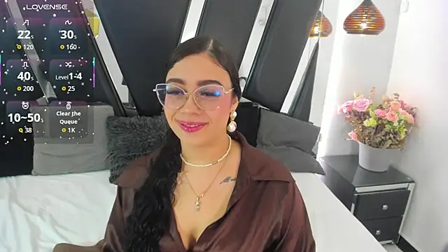 antonelllepiercee online show from November 28, 11:24 am