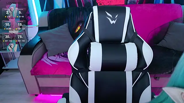 Aurora Natsuki online show from April 5, 11:40 am