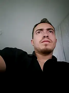 Snapshot of dragon1006 chatting on November 9, 1:59 am dragon1006 online show from November 9, 1:59 am