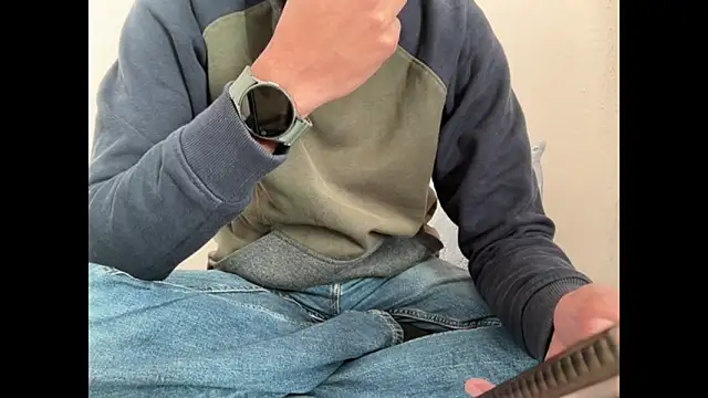 Snapshot of meatycronn chatting on December 4, 5:28 am meatycronn online show from December 4, 5:28 am