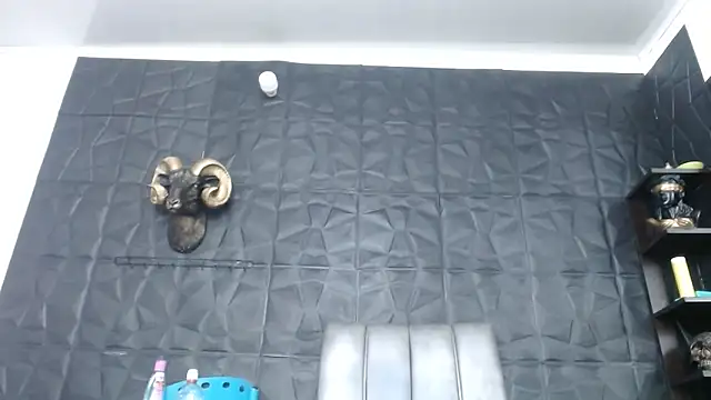 Snapshot of Hanna_Fox_69 chatting on October 29, 11:34 am Hanna Fox 69 online show from October 29, 11:34 am