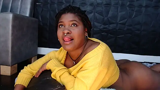 Snapshot of Hanna_Fox_69 chatting on November 22, 6:12 am Hanna Fox 69 online show from November 22, 6:12 am