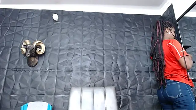 Snapshot of Hanna_Fox_69 chatting on December 2, 4:46 pm Hanna Fox 69 online show from December 2, 4:46 pm