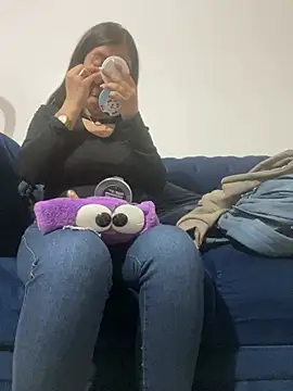 Snapshot of Lea_velle chatting on January 28, 5:00 am Lea velle online show from January 28, 5:00 am