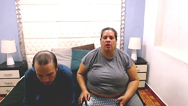 Candy and Jh0n online show from March 19, 3:20 am