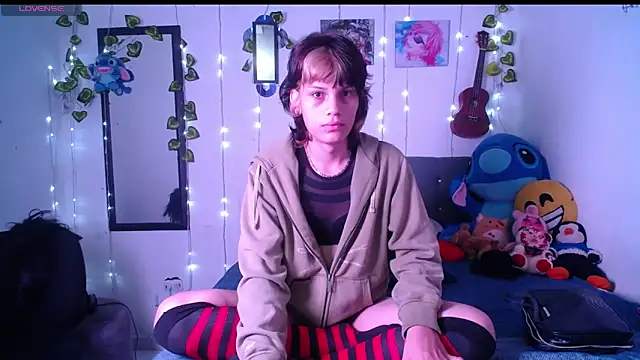 Snapshot of Caitlynwheler chatting on February 9, 1:46 pm Caitlynwheler online show from February 9, 1:46 pm