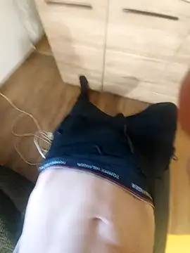 Snapshot of Deniell-01 chatting on September 13, 12:38 pm Deniell-01 online show from September 13, 12:38 pm