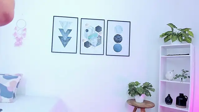 Abriil7 online show from February 8, 3:30 am