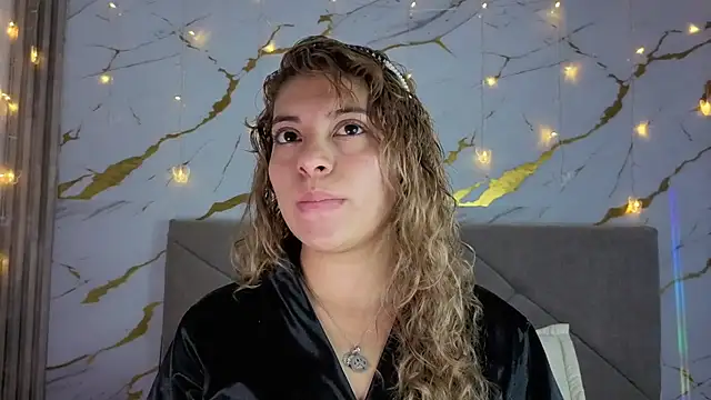 Snapshot of agatha_97_ chatting on September 19, 3:41 am agatha 97 online show from September 19, 3:41 am