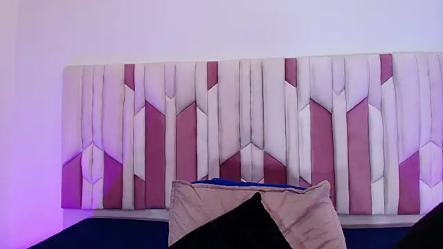 mia stanfort online show from October 29, 7:15 pm