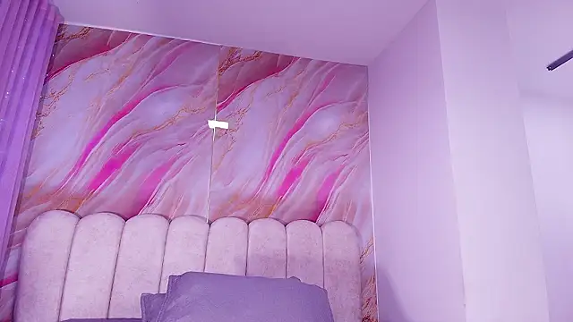 mia stanfort online show from February 14, 7:10 pm