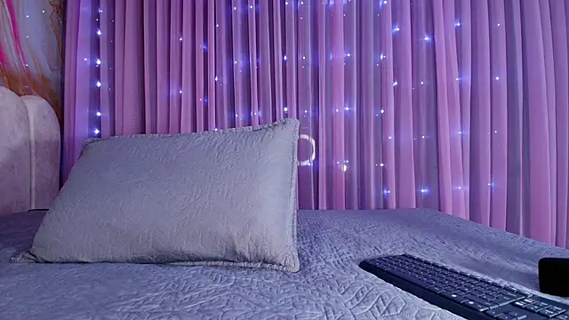 mia stanfort online show from February 21, 7:15 pm