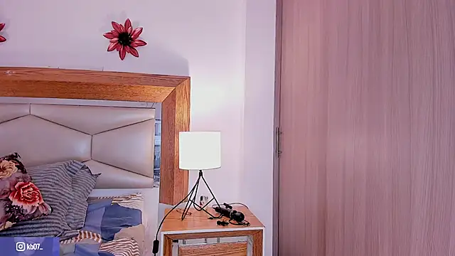 kimberly latin online show from October 11, 6:50 pm