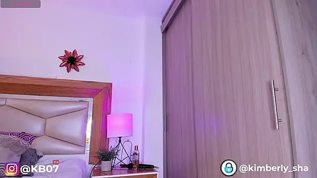 kimberly latin online show from April 8, 7:03 pm