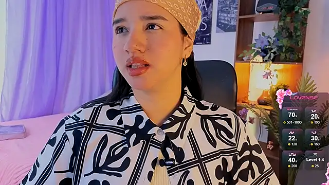 emilyrouxe online show from October 13, 3:56 pm