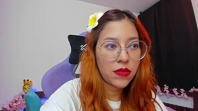 Snapshot of _Moon_Johnson chatting on November 11, 2:00 am Moon Johnson online show from November 11, 2:00 am