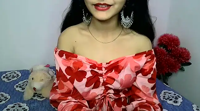 SUZY FROMUS online show from December 19, 6:23 am