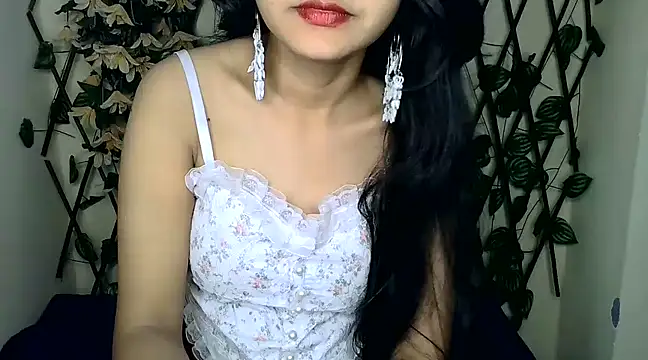 SUZY FROMUS online show from February 18, 8:36 pm