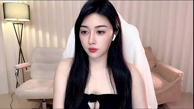 K-moumou online show from April 2, 5:10 pm