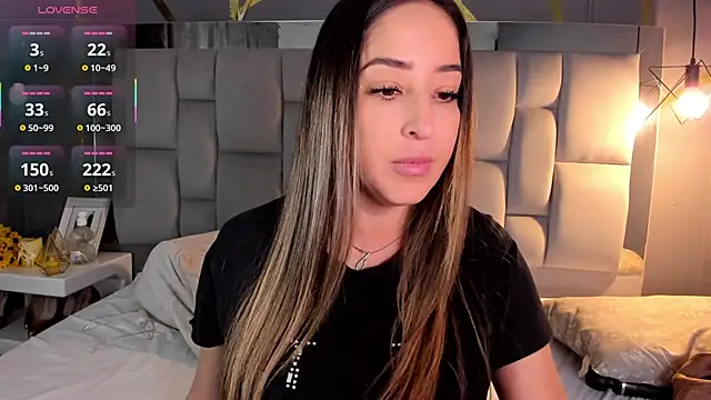 Snapshot of AliceSteel12 chatting on October 28, 11:18 pm AliceSteel12 online show from October 28, 11:18 pm