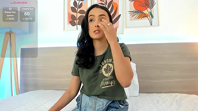 Snapshot of nataliiiiia chatting on February 21, 11:33 am nataliiiiia online show from February 21, 11:33 am