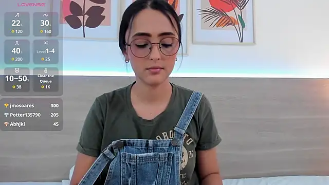 Snapshot of nataliiiiia chatting on March 20, 5:47 pm nataliiiiia online show from March 20, 5:47 pm