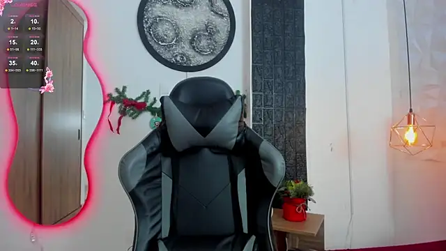 Snapshot of tatiana_sc chatting on December 22, 1:30 pm tatiana sc online show from December 22, 1:30 pm