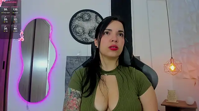 Snapshot of tatiana_sc chatting on January 6, 1:26 pm tatiana sc online show from January 6, 1:26 pm