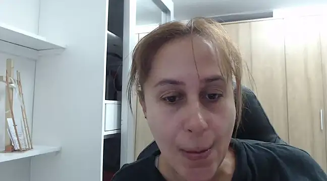 RoxanaLove9 online show from January 12, 1:11 am