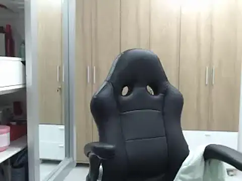 RoxanaLove9 online show from February 6, 12:11 am