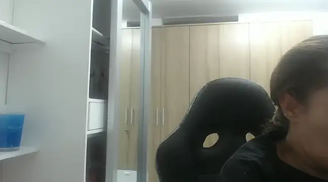 RoxanaLove9 online show from February 27, 1:48 am