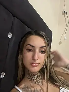 hotskinny1 online show from February 15, 11:36 pm