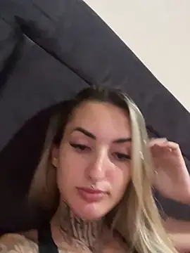 hotskinny1 online show from March 5, 4:57 pm