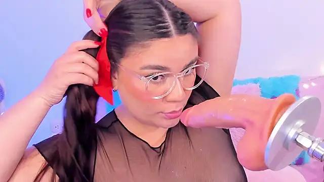 Snapshot of Isa_belaa chatting on February 10, 2:05 pm Isa belaa online show from February 10, 2:05 pm