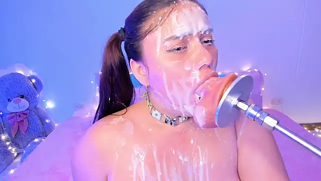 Snapshot of Isa_belaa chatting on February 14, 1:34 am Isa belaa online show from February 14, 1:34 am